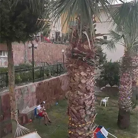 Villa Deniz Manzaralı, Havuzlu Ve Bahçeli Triplex *