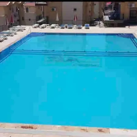 Deniz Manzaralı, Havuzlu Ve Bahçeli Triplex * Kuşadası