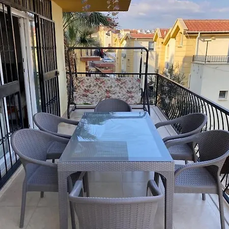 Villa Deniz Manzaralı, Havuzlu Ve Bahçeli Triplex *