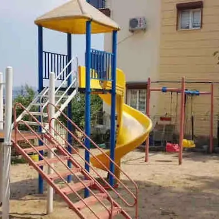 Deniz Manzarali, Havuzlu Ve Bahceli Triplex Villa Kusadasi